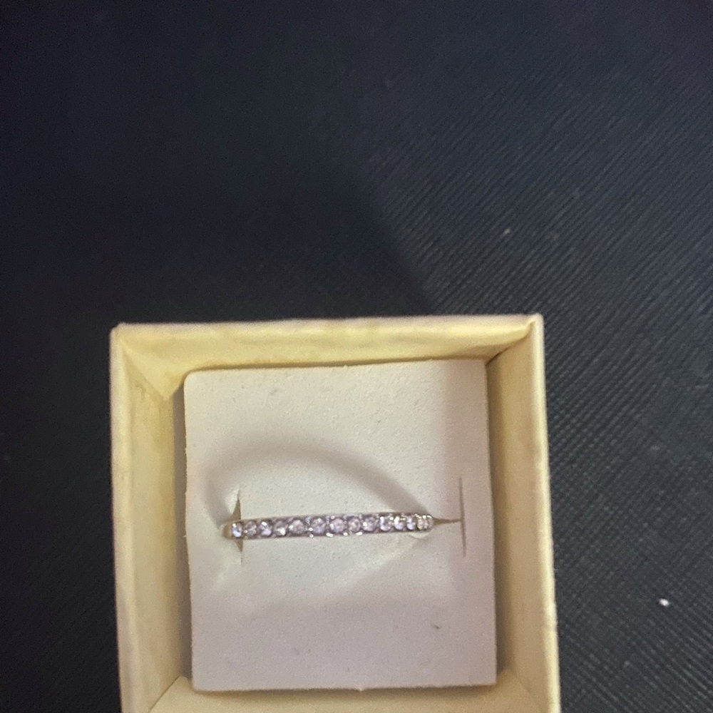 New in box size 7 wedding band
